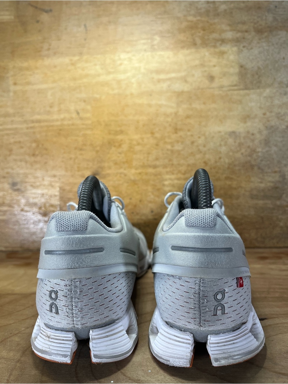 On Cloud 5 LIGHTWEIGHT REFLECTIVE Womens Size 9.5 Running Shoes Sneakers Gray - Picture 6 of 15